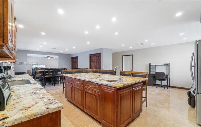 Building Photo - 601 N 44th Ave