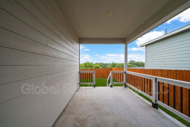 Building Photo - 13015 Red Elks Lks