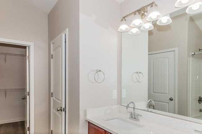 Building Photo - 11097 Wind Ridge Dr