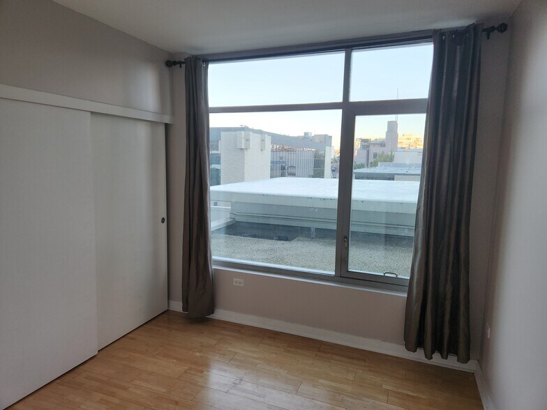 2nd bedroom - 425 W Beech St