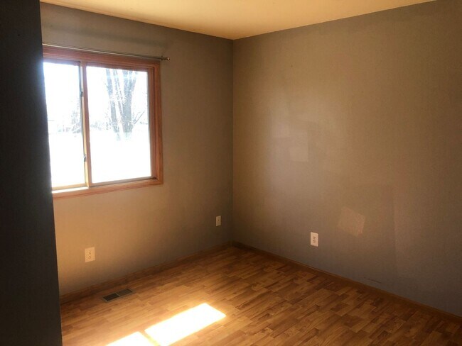 Building Photo - Nice Home with Finished Basement in South Loveland