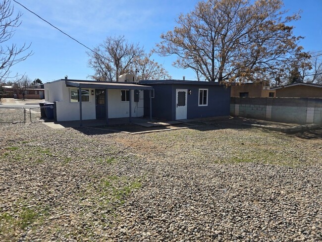 Building Photo - 4811 Comanche Rd NE