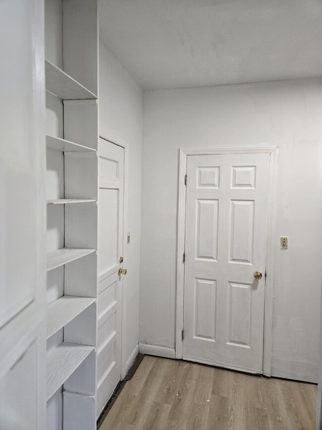 Building Photo - 1219 N Harding Ave