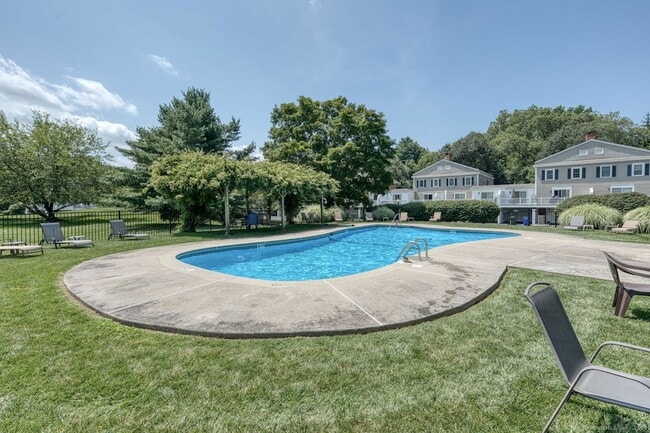 Building Photo - 592 Mountain Rd