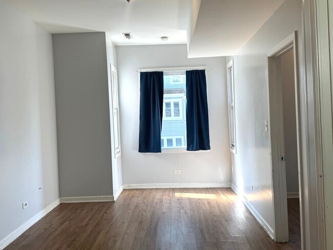 Building Photo - 1711 N Kimball Ave
