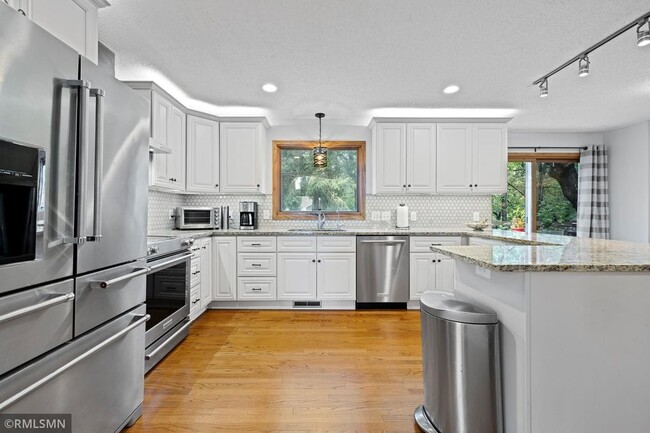 Building Photo - 6868 Stonewood Ct