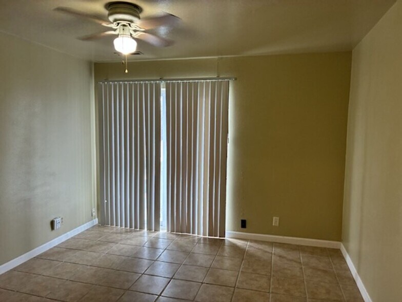 Building Photo - 1160 Grand Terrace Dr