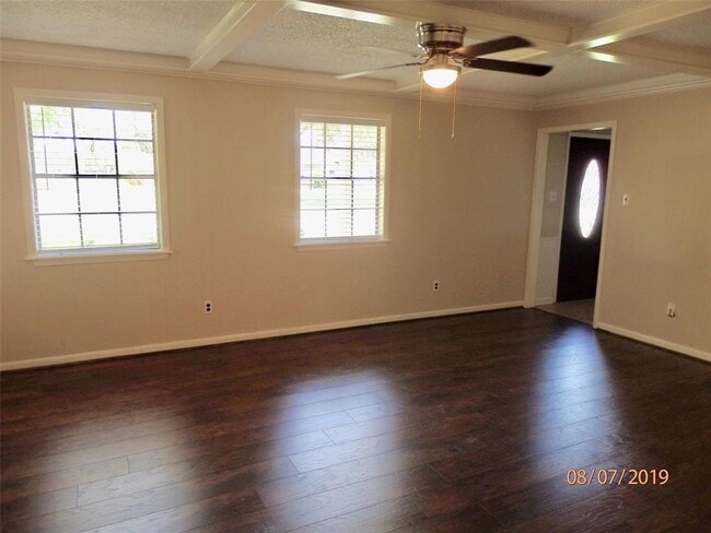 Building Photo - 2109 Riverside Dr