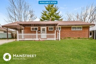 Building Photo - 8691 Bobolink Dr