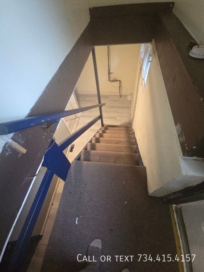 Building Photo - 818 Packard St