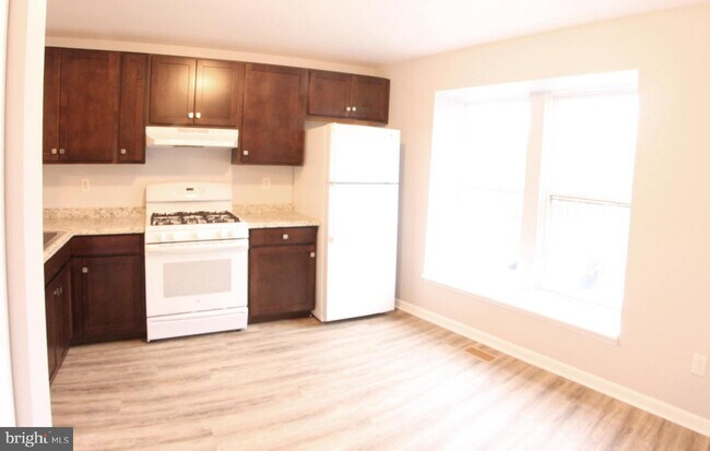 Primary Photo - 6912 Myersview Dr