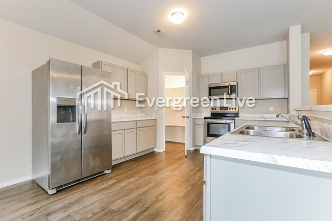 Building Photo - 12 Spg Rdg Ln