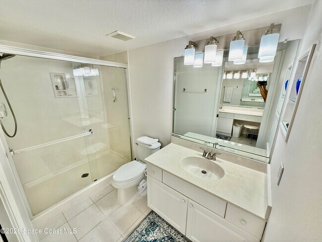 Building Photo - 425 Buchanan Ave