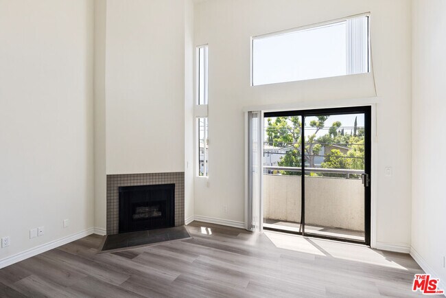 Building Photo - 6212 Fulton Ave