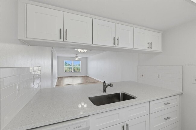 Building Photo - 12760 Indian Rocks Rd