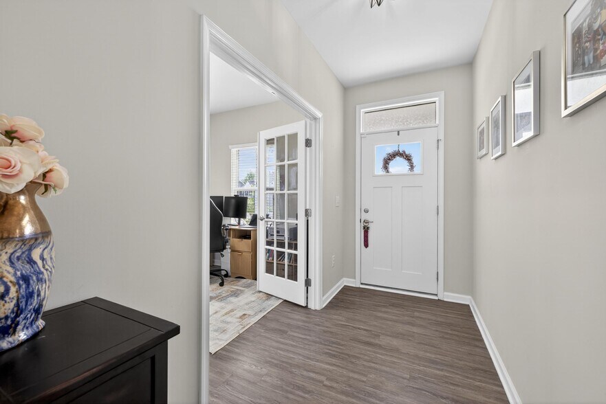 Building Photo - 201 Devon Fields Dr
