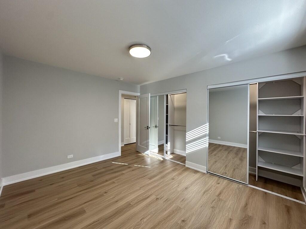 Building Photo - 535 W Aldine Ave