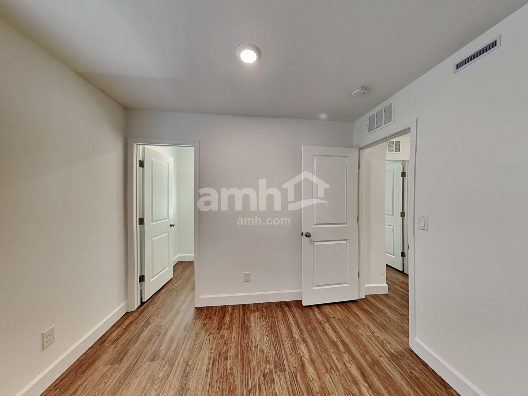 Building Photo - 10132 W Oleta Ave