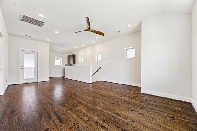 Building Photo - 1505 Missouri St