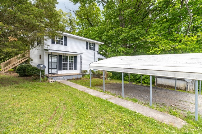Building Photo - 513 Benton Cir