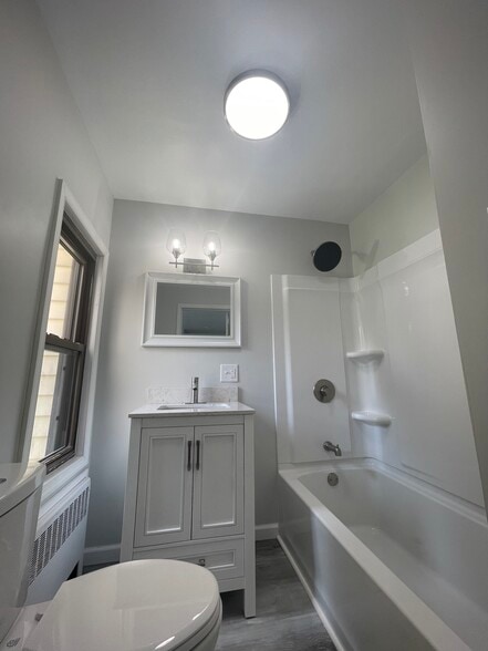 Master bathroom - 10334 Adirondack View Hts