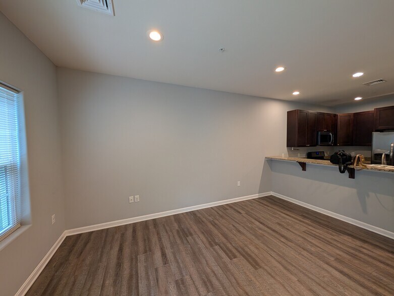 Building Photo - 2796 Monticello Ln