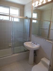 Bathroom 1 w/ Shower & Tub - 14656 Morrison St