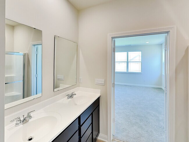 Building Photo - 8842 Faulkner Dr