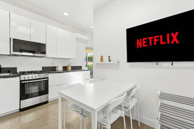 Building Photo - 5019 Hawley Blvd