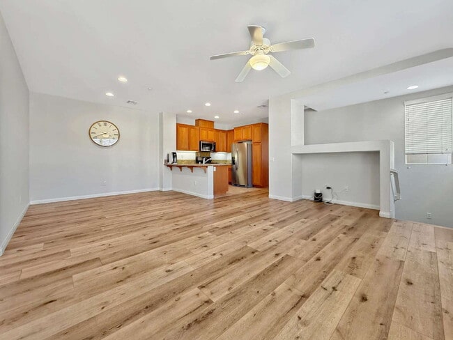 Building Photo - Welcome Home to the Treana Community in Stevenson Ranch 3BR 2 BA