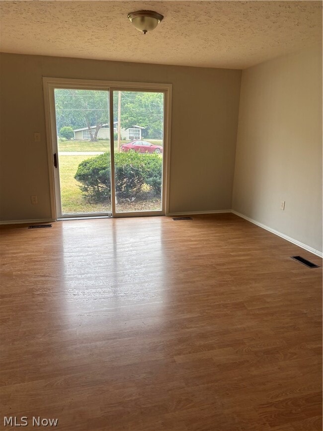 Building Photo - 4992 Horizon Dr