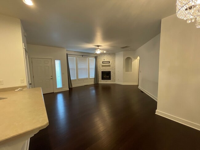 Building Photo - 1039 NE Watt Way