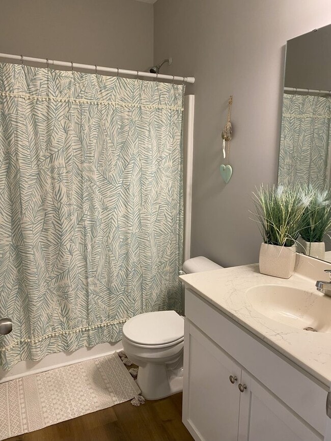 Building Photo - 3 Bed/3 Bath with 2 Bonus Rooms!!!
