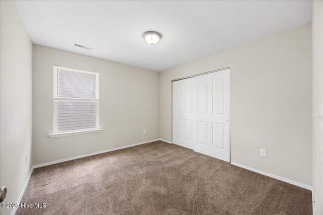 Building Photo - 5600 Yorkwood Dr