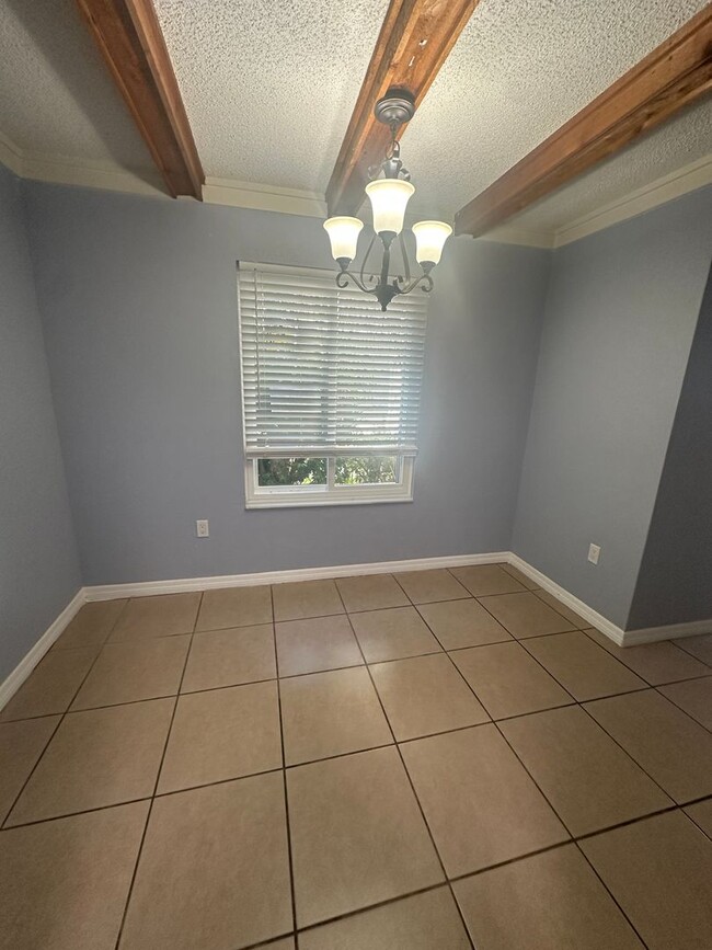 Building Photo - Charming 2-Story Condo with Attached Garage