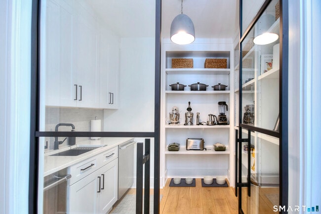 Building Photo - 32 Ridge Rd