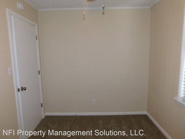Building Photo - 3 br, 1.5 bath House - 5820 Sanders Street...