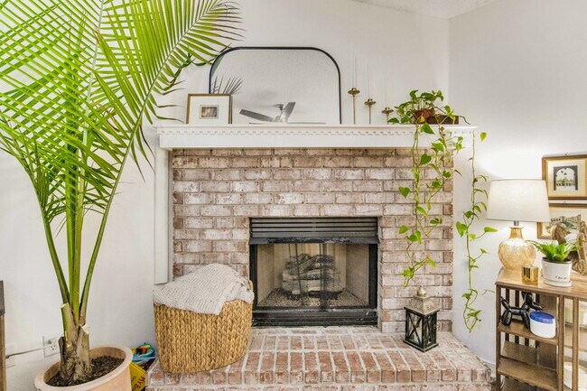 Building Photo - Available first week of May!