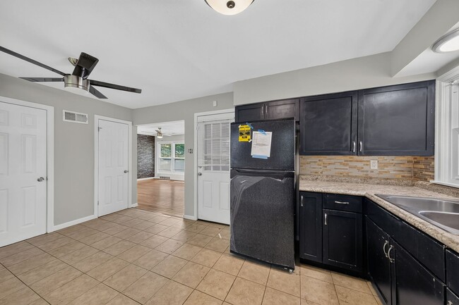 Building Photo - 2059 Wilbert Dr