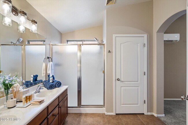 Building Photo - 42187 W Chisholm Dr