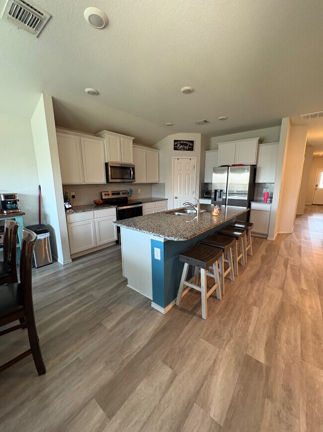 Building Photo - 2051 Wigeon Wy