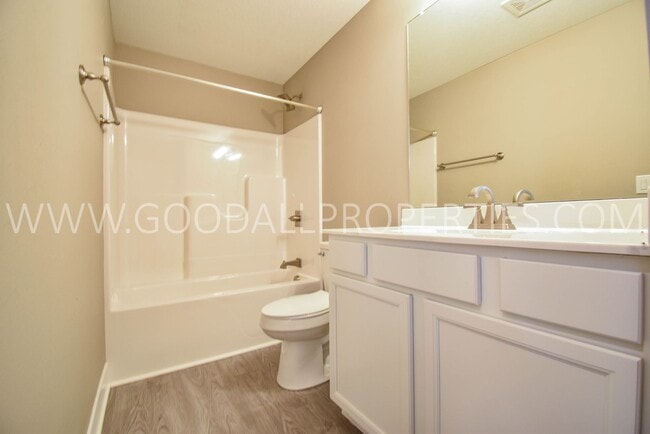 Building Photo - 4 Bedroom 3 Bathroom Ranch with a Finished Basement in Waukee