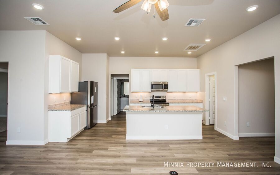 Building Photo - 3203 Durham Ave