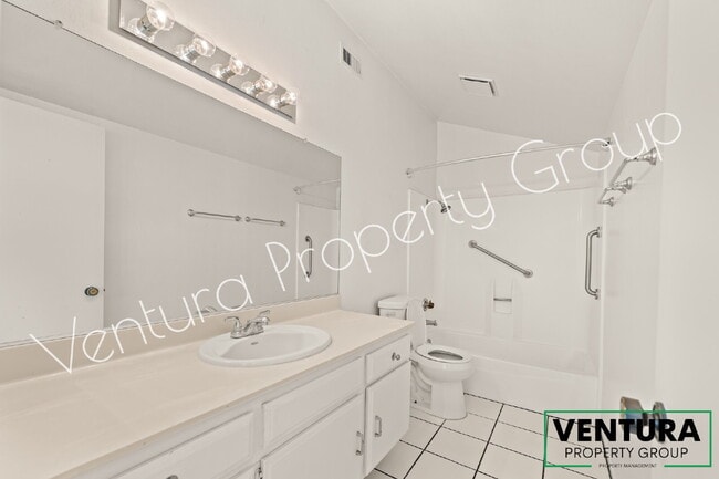 Building Photo - Charming 3-Bedroom Townhouse Oasis in Port Hueneme – Las Palomas