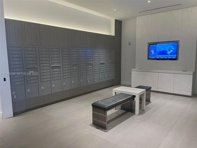 Building Photo - 17111 Biscayne Blvd