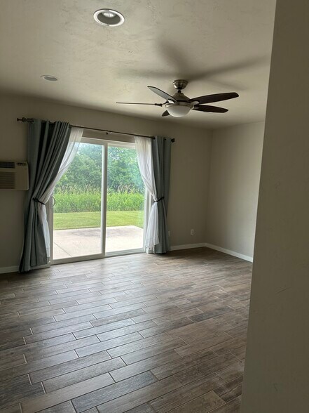 Building Photo - 3403 Cimarron Ct