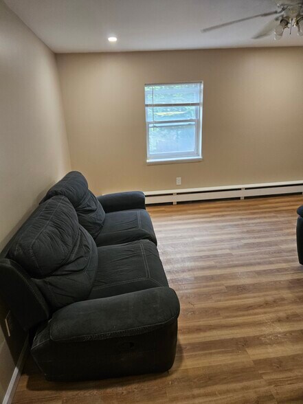 Building Photo - 17 Prospect St