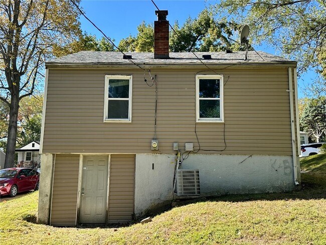 Building Photo - 7121 Lamont Dr