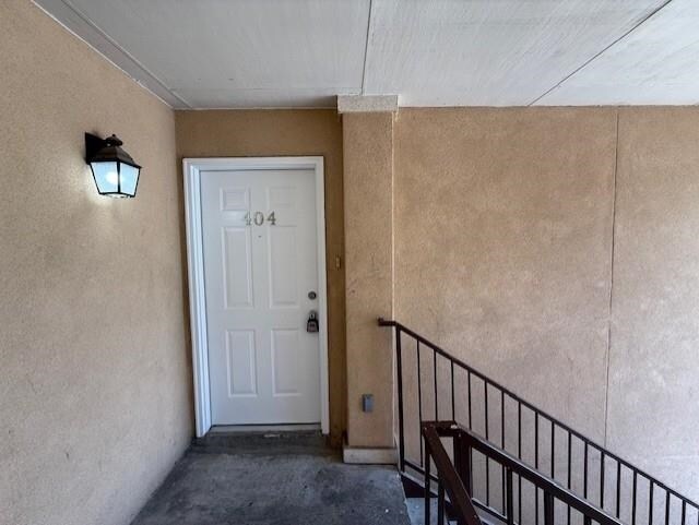 Building Photo - 2720 Camelot Dr