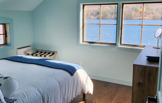 Building Photo - 44 W Shore Rd